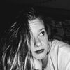 alexis_19_